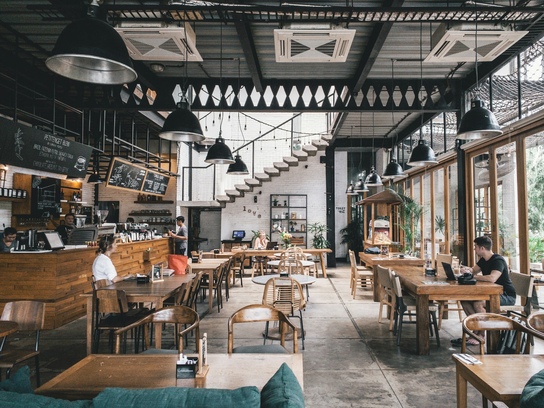QomiFood Hero
